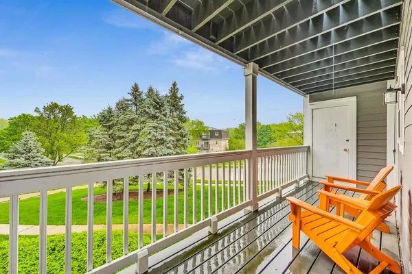 $2,100 | 120 East Winchester Road, Unit D, Libertyville, IL 60048