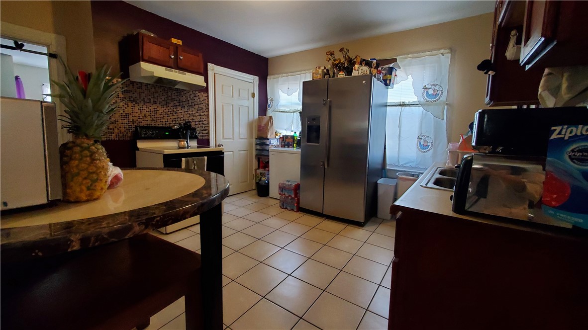 37 Laban Street Providence, RI 02909 - Photo 8 of 32 Gallery Image 8