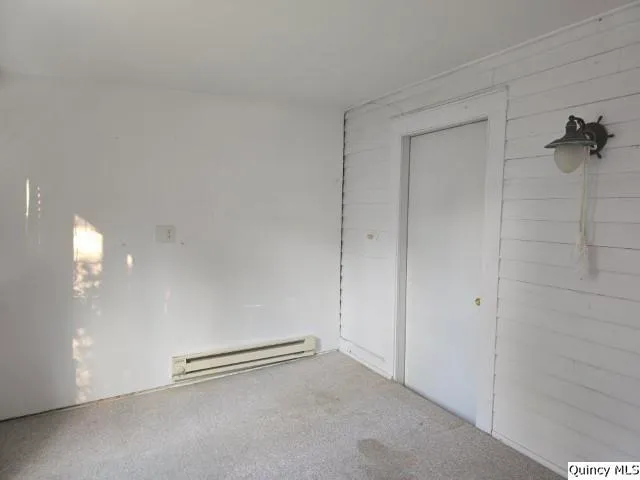 $99,000 | 405 East Main Street, La Harpe, IL 61450