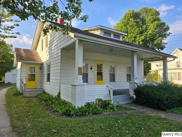 $95,000 | 405 East Main Street, La Harpe, IL 61450