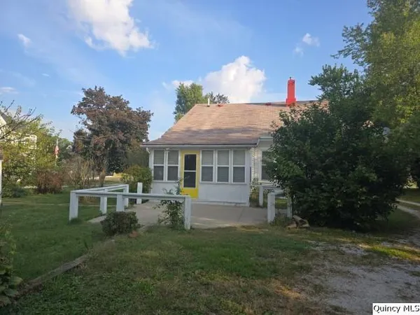 $95,000 | 405 East Main Street, La Harpe, IL 61450