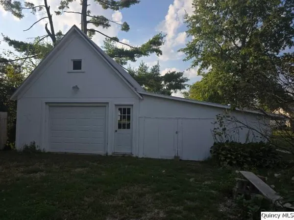 $95,000 | 405 East Main Street, La Harpe, IL 61450