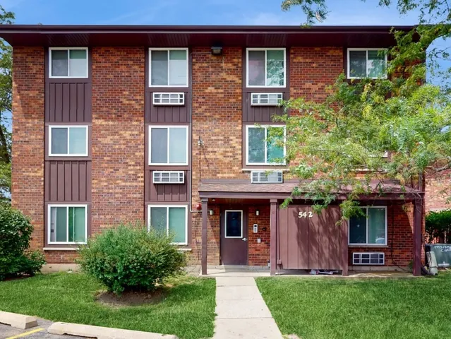$1,450 | 29-w542 Country Ridge Drive, Unit A, Warrenville, IL 60555