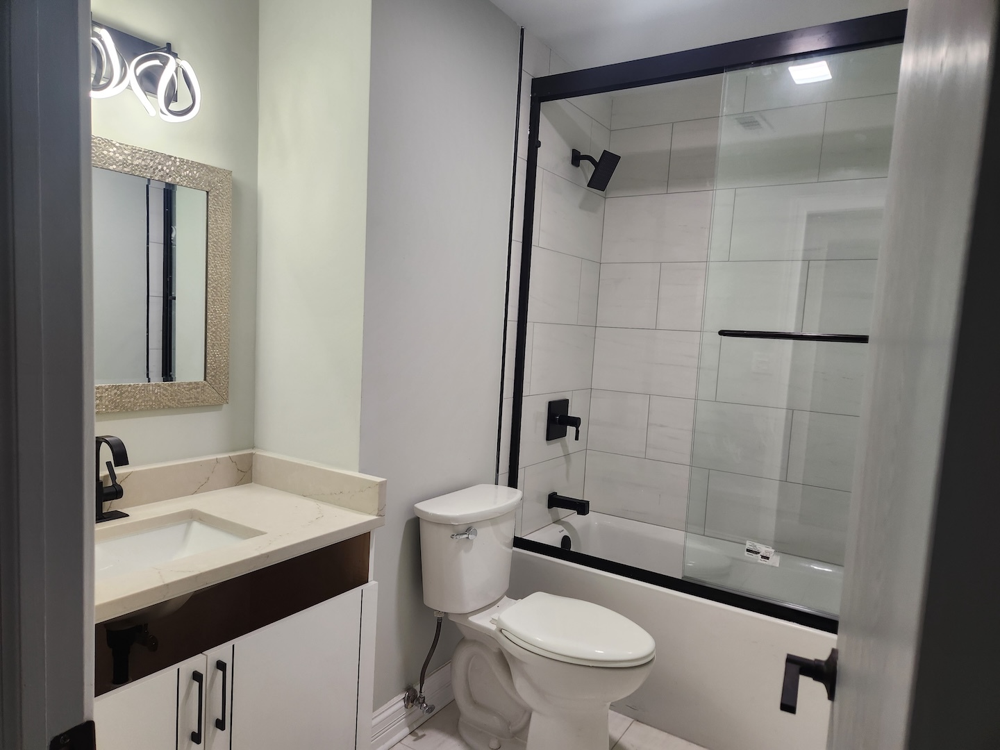 9242 Gross Point Road, Unit 107 Skokie, IL 60077 - Photo 4 of 9