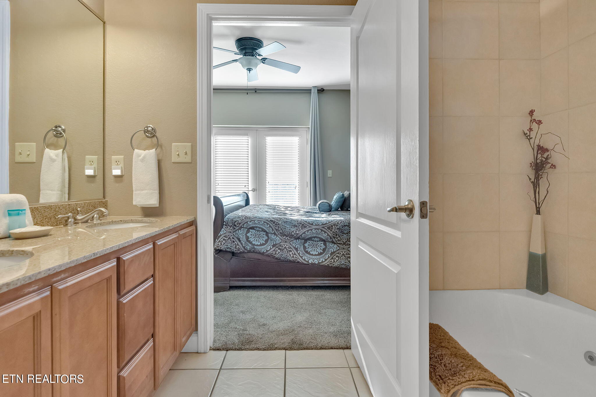 124 Plaza Drive, Unit 3704 Pigeon Forge, TN 37863 - Photo 6 of 38 18-web-or-mls-217A6929