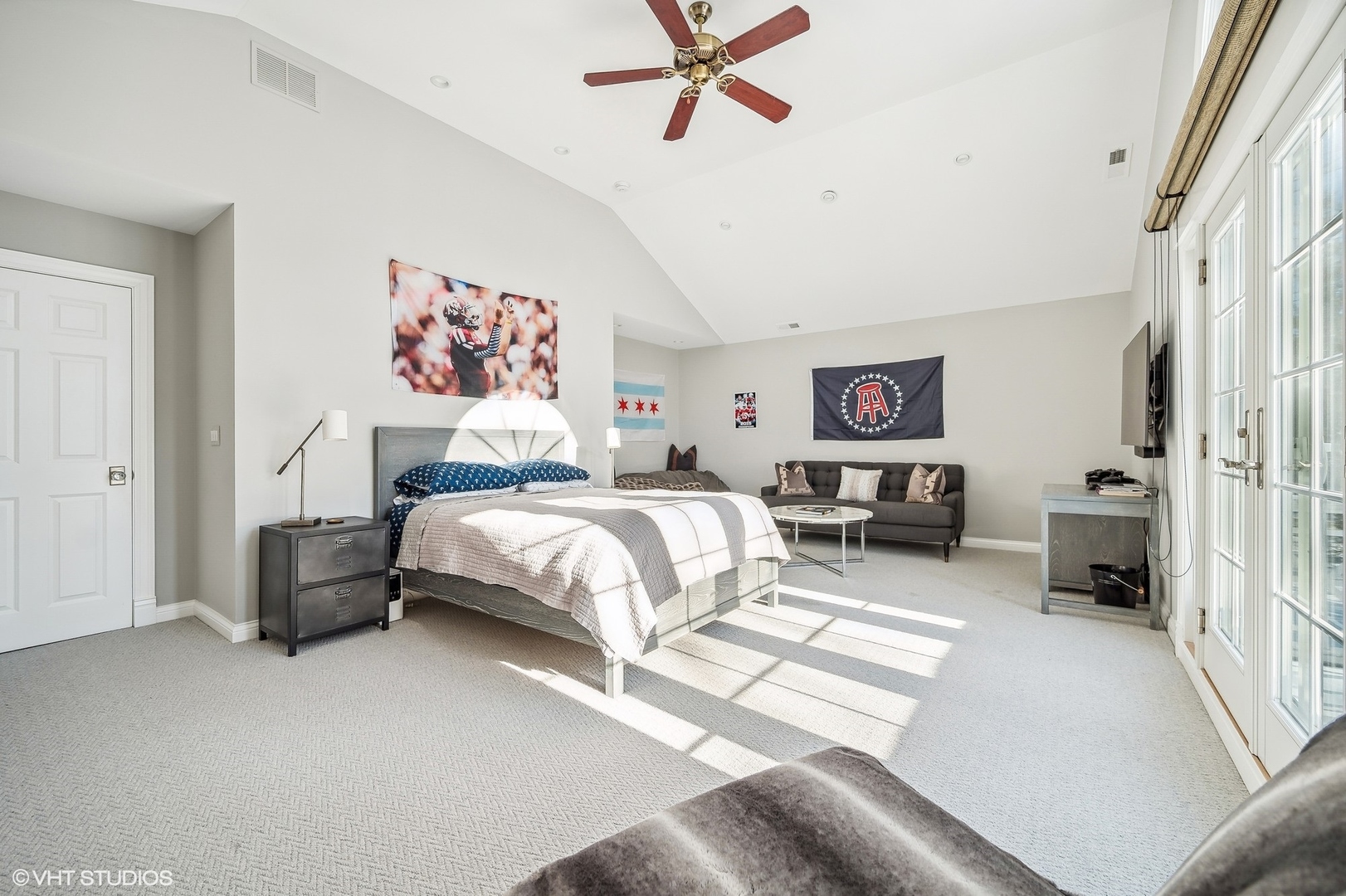 72 Woodley Road Winnetka, IL 60093 - Photo 48 of 65 a bedroom with a bed and a painting on the wall