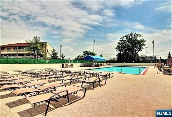 $2,550 | 1203 River Road, Unit 17M, Edgewater, NJ 07020