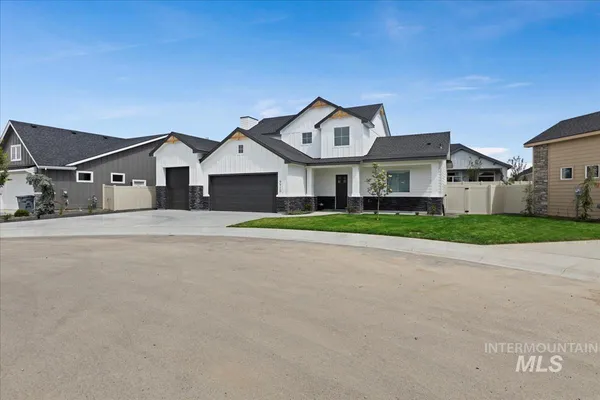 $699,900 | 9910 West Sunberry Court, Star, ID 83669