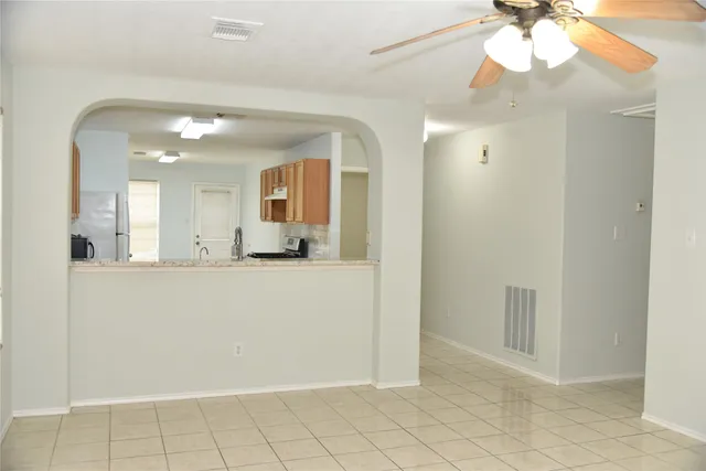 $1,900 | 10406 Sutter Glen Lane, Houston, TX 77075