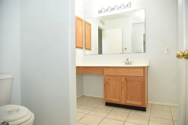 $1,900 | 10406 Sutter Glen Lane, Houston, TX 77075