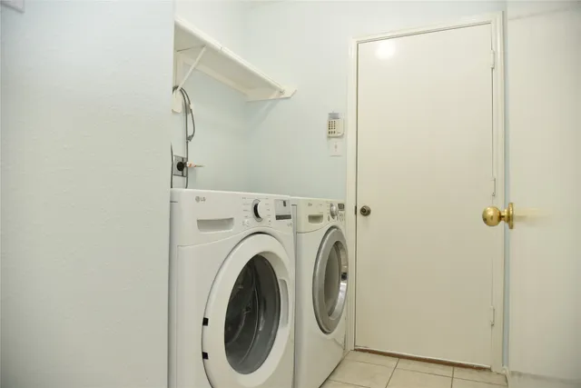 $1,900 | 10406 Sutter Glen Lane, Houston, TX 77075