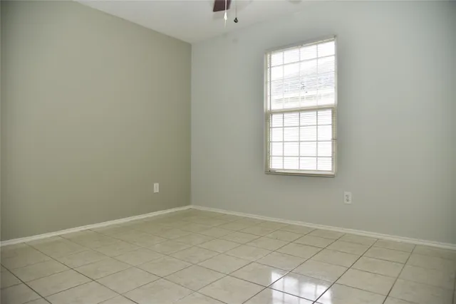 $1,900 | 10406 Sutter Glen Lane, Houston, TX 77075