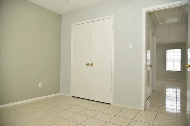 $1,900 | 10406 Sutter Glen Lane, Houston, TX 77075