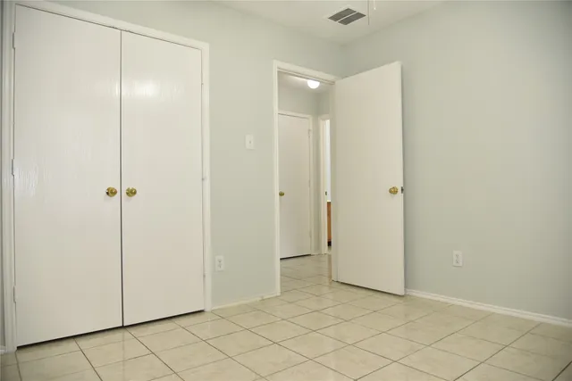 $1,900 | 10406 Sutter Glen Lane, Houston, TX 77075