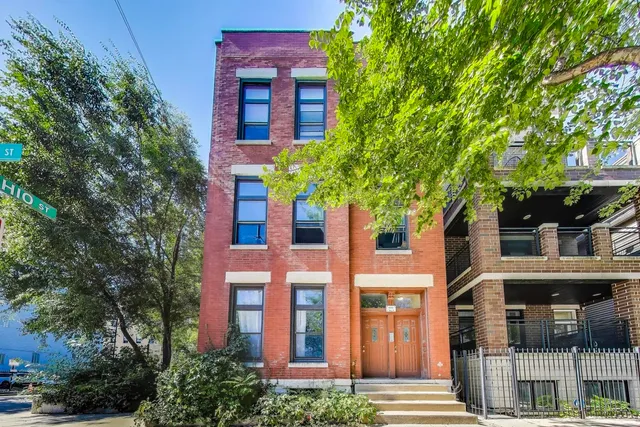 $2,495 | 600 North May Street, Unit 2R, Chicago, IL 60642