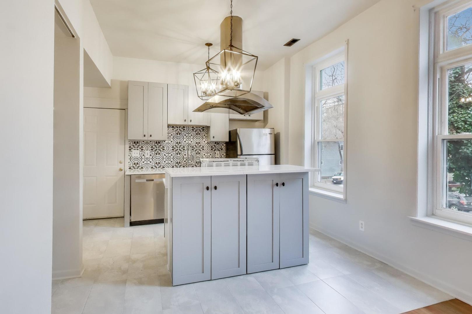 600 North May Street, Unit 2R Chicago, IL 60642 - Photo 3 of 19