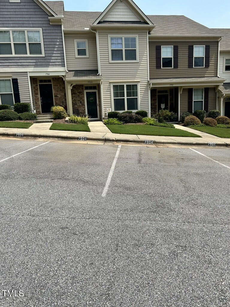 7904 Allscott Way Raleigh, NC 27612 - Photo 2 of 32 2) 36511-651de9529cbc3