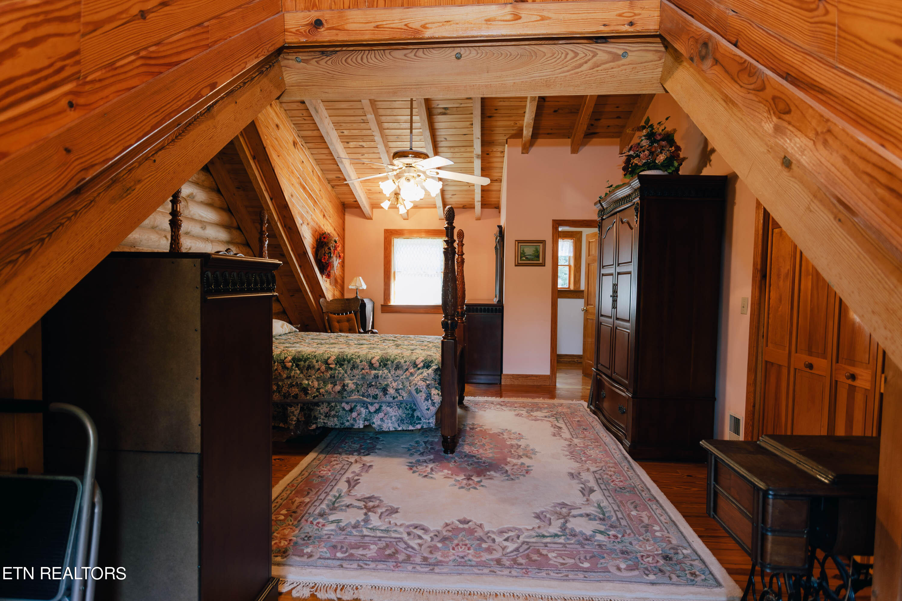 72 Everett Money Road Middlesboro, KY 40965 - Photo 13 of 43 5R9A8452