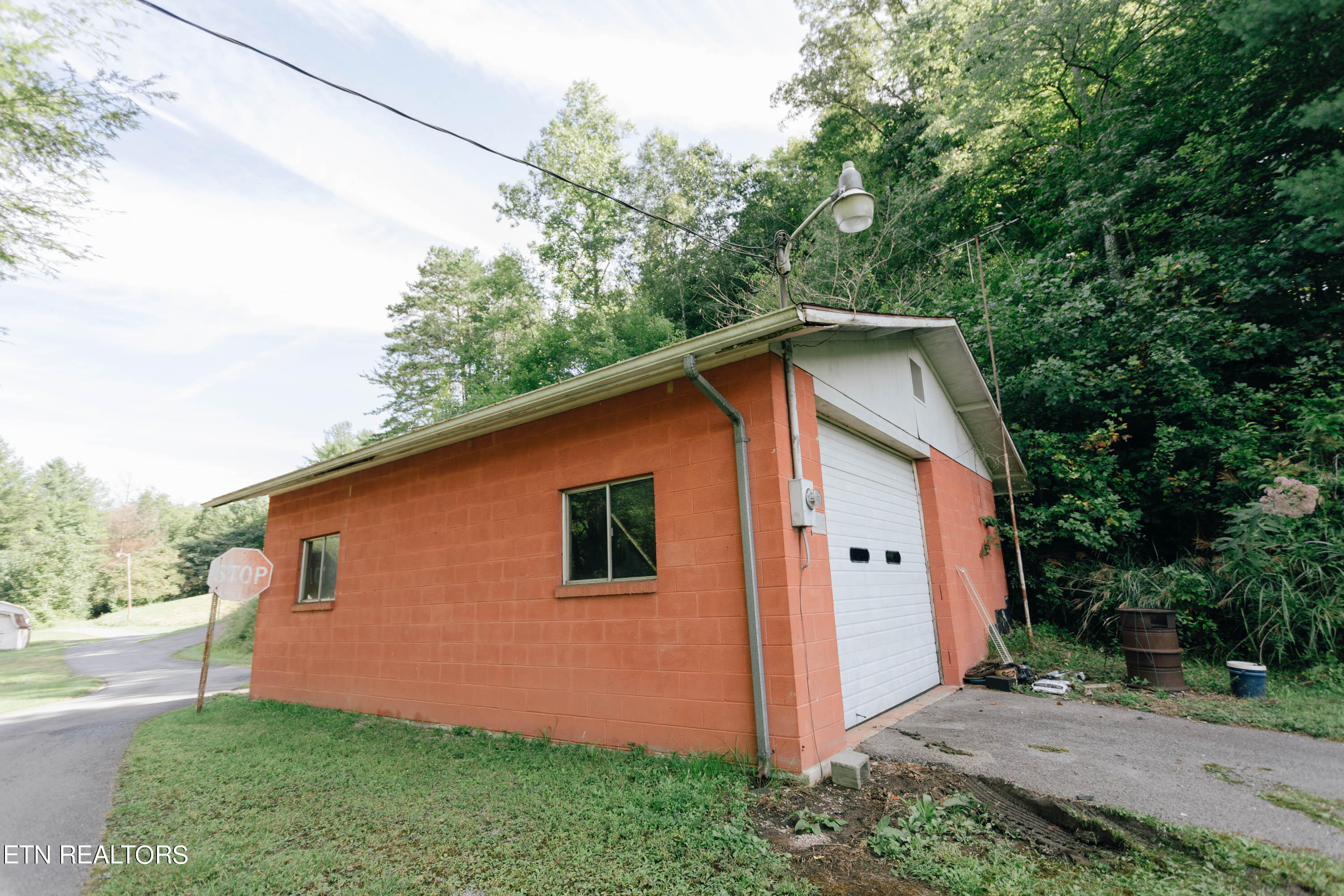 72 Everett Money Road Middlesboro, KY 40965 - Photo 42 of 43 5R9A8505