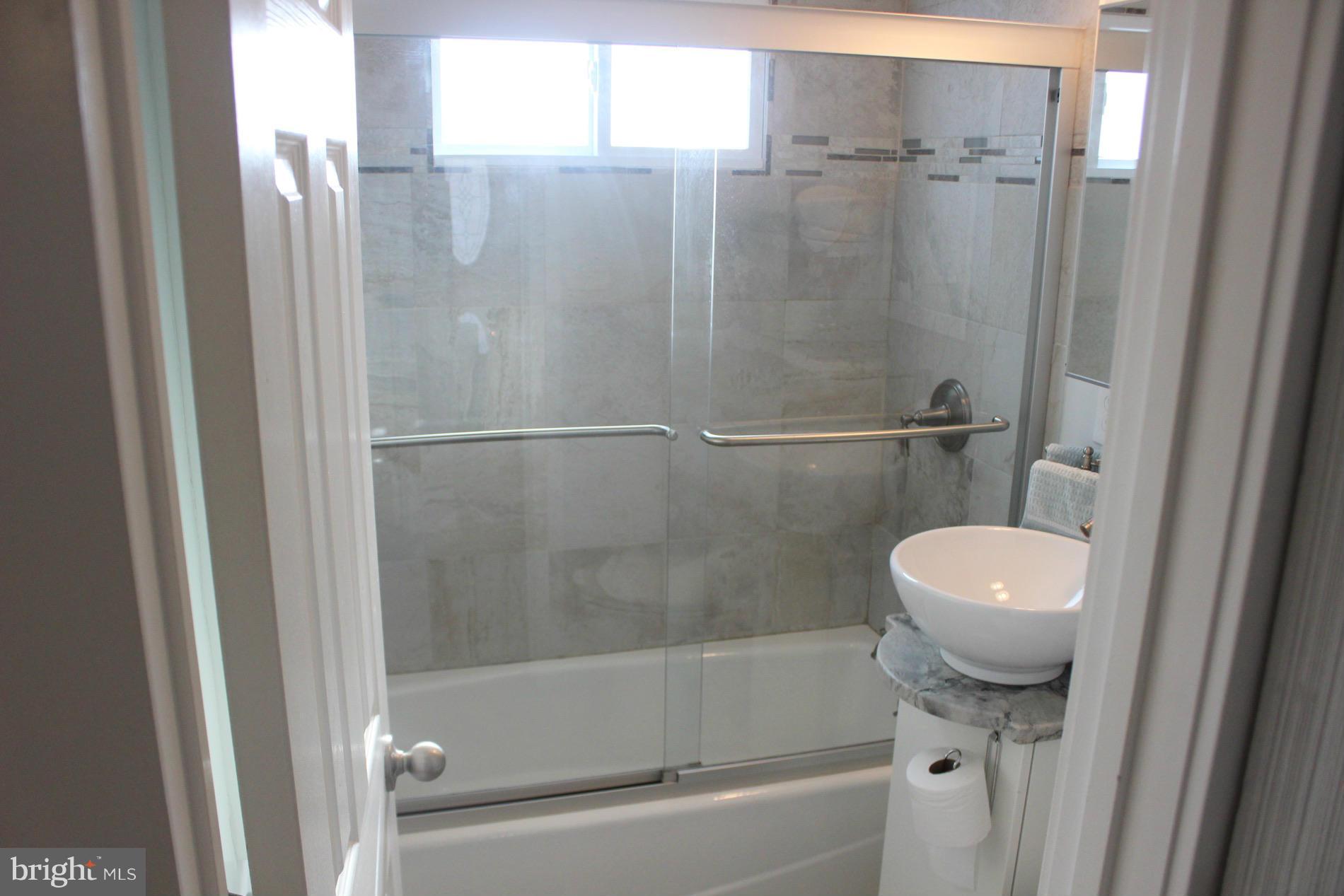 12140 Veirs Mill Road Silver Spring, MD 20906 - Photo 17 of 25 Bath