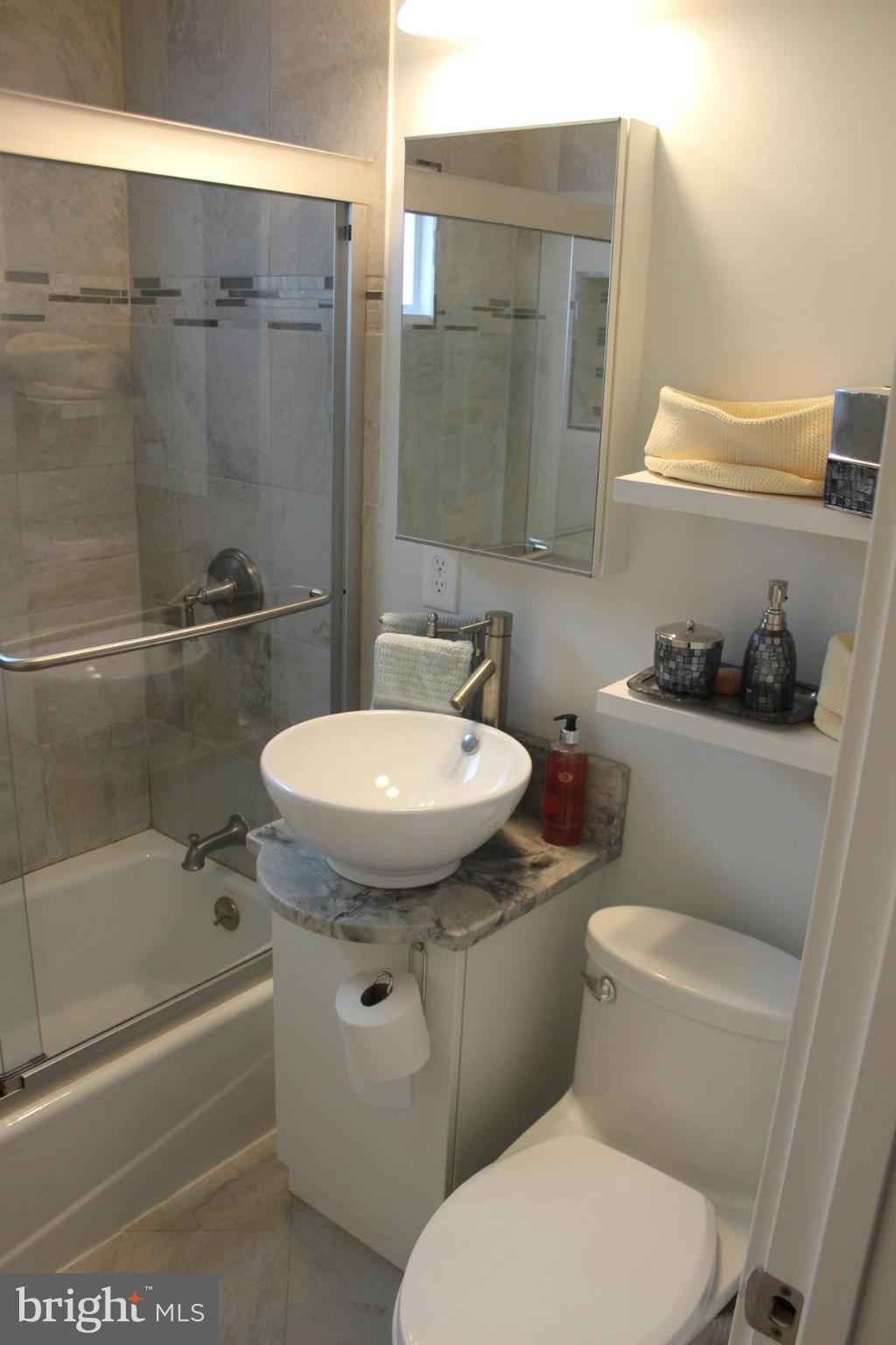 12140 Veirs Mill Road Silver Spring, MD 20906 - Photo 18 of 25 Bath