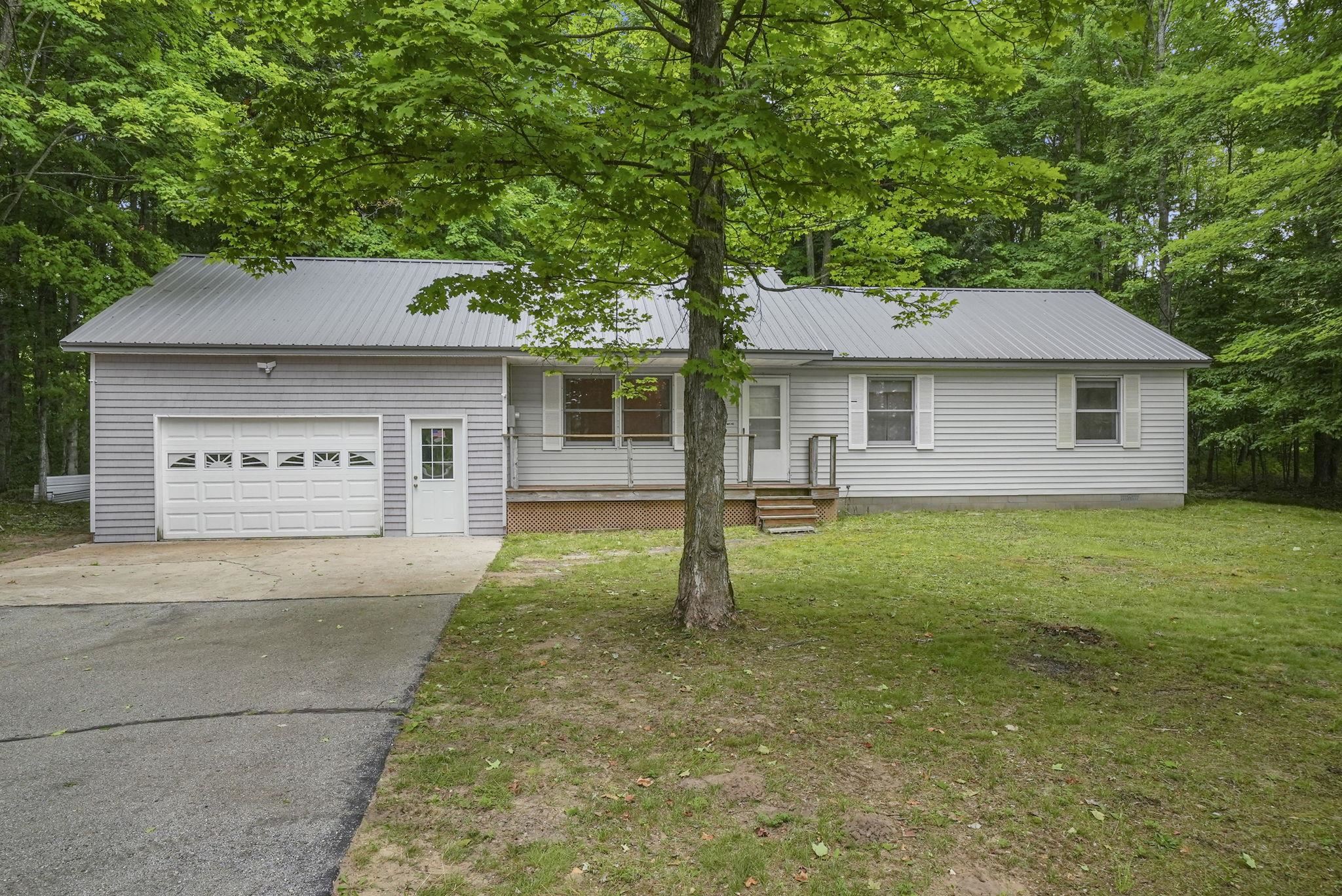 18320 Fewins Road Interlochen, MI 49643 - Photo 2 of 52 1948346-439b180b-82f9-4278-bd45-34615c0084dc.JPG