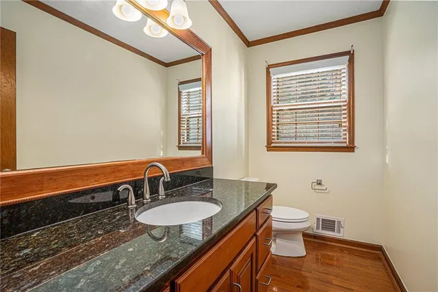 a view of a room with drop ceiling