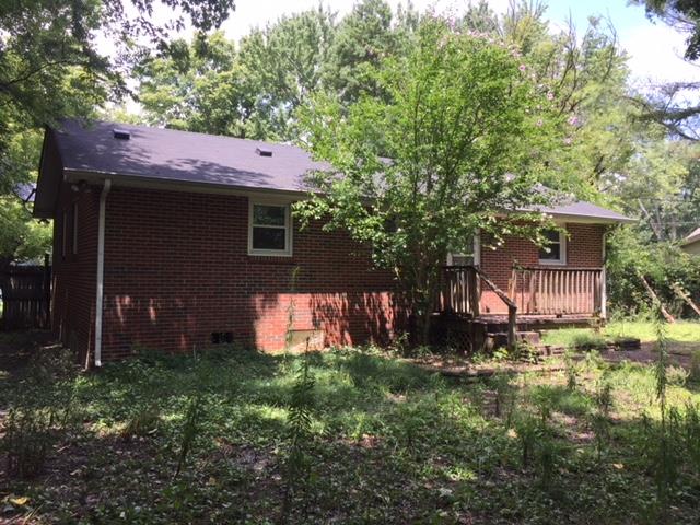4129 Sulphur Springs Road Murfreesboro, TN 37129 - Photo 8 of 11 a front view of house with yard and trees