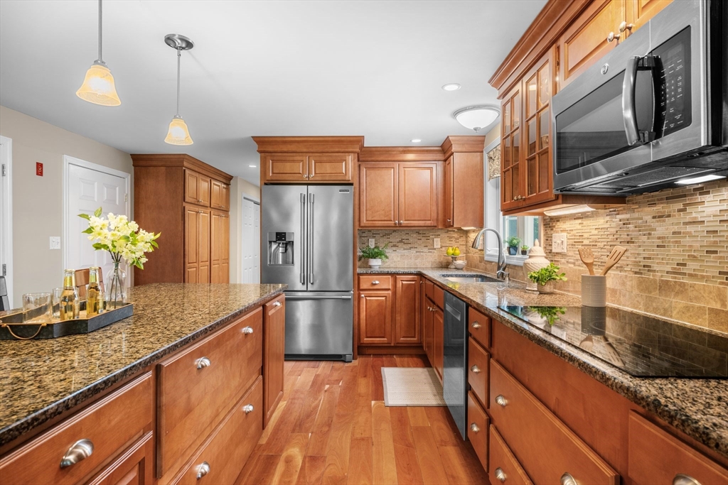 10 Grandview Road Reading, MA 01867 - Photo 11 of 42