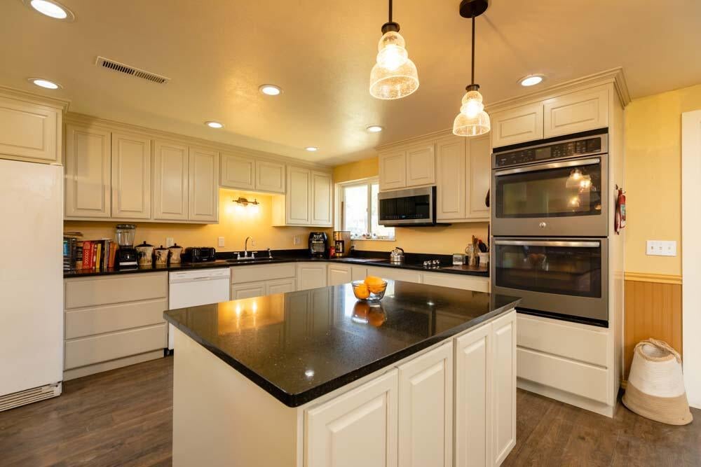 9710 Ben Kerns Road Klamath Falls, OR 97601 - Photo 13 of 50 13