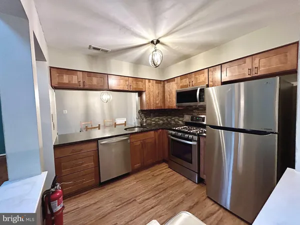 $2,600 | 904 B Oliphant Lane, Mount Laurel, NJ 08054