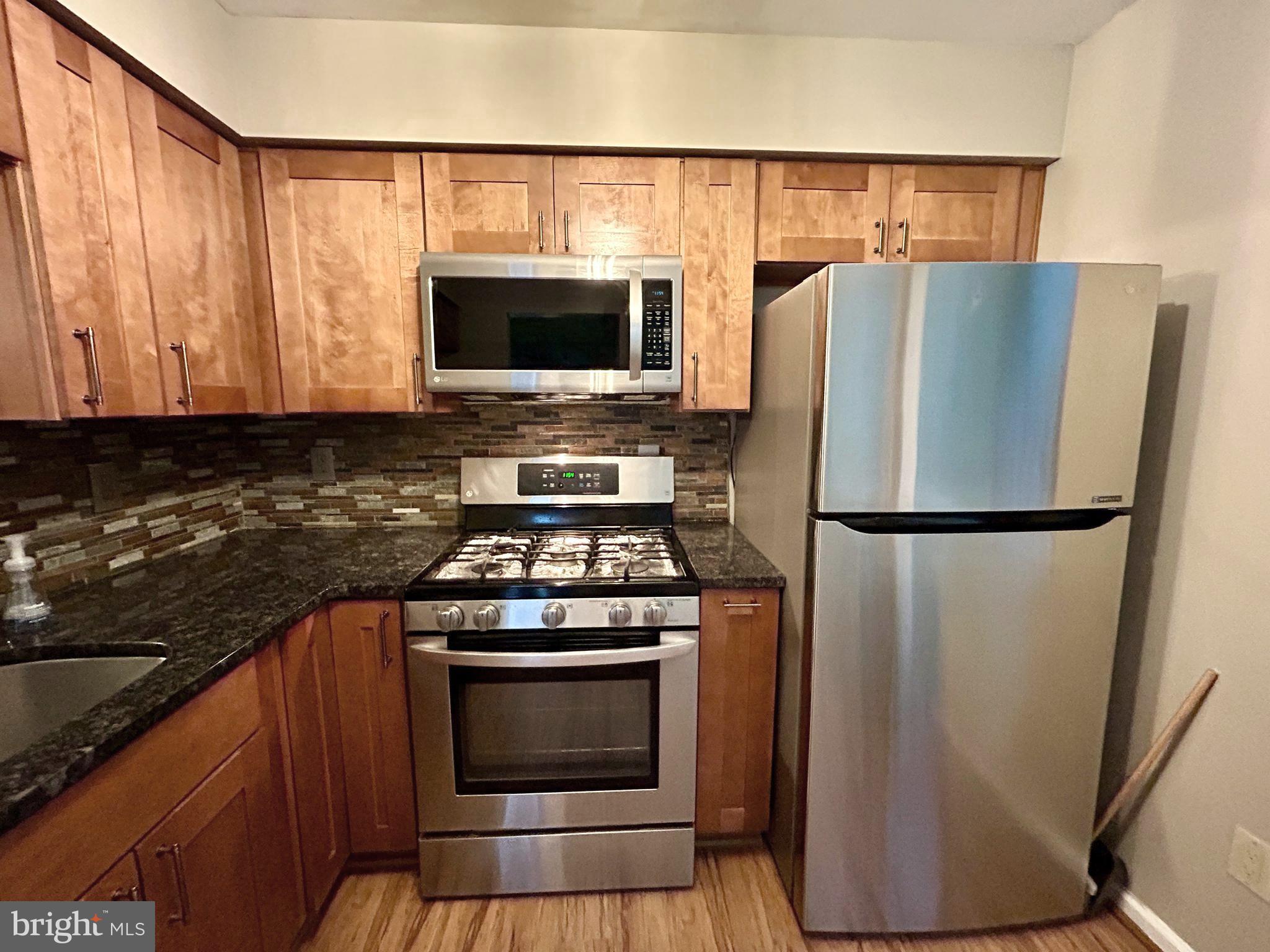 904 B Oliphant Lane Mount Laurel, NJ 08054 - Photo 6 of 33