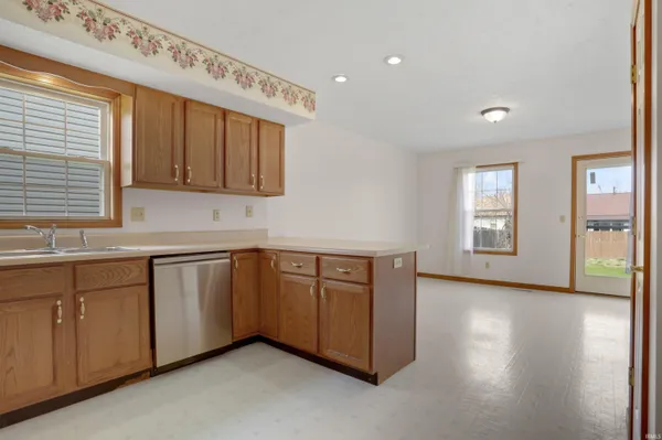 $240,000 | 2944 Elmridge Drive, Evansville, IN 47711