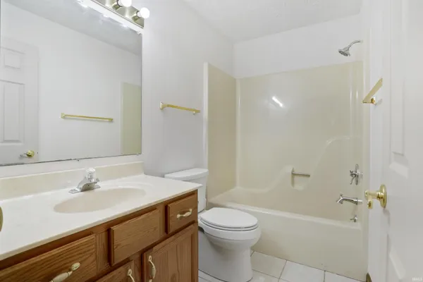 $240,000 | 2944 Elmridge Drive, Evansville, IN 47711