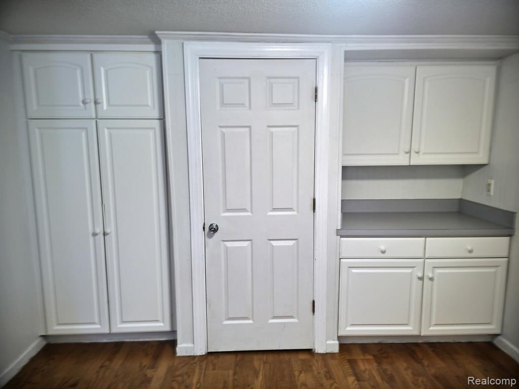 5366 Van Slyke Road Flint, MI 48507 - Photo 9 of 14 Gallery Image 9