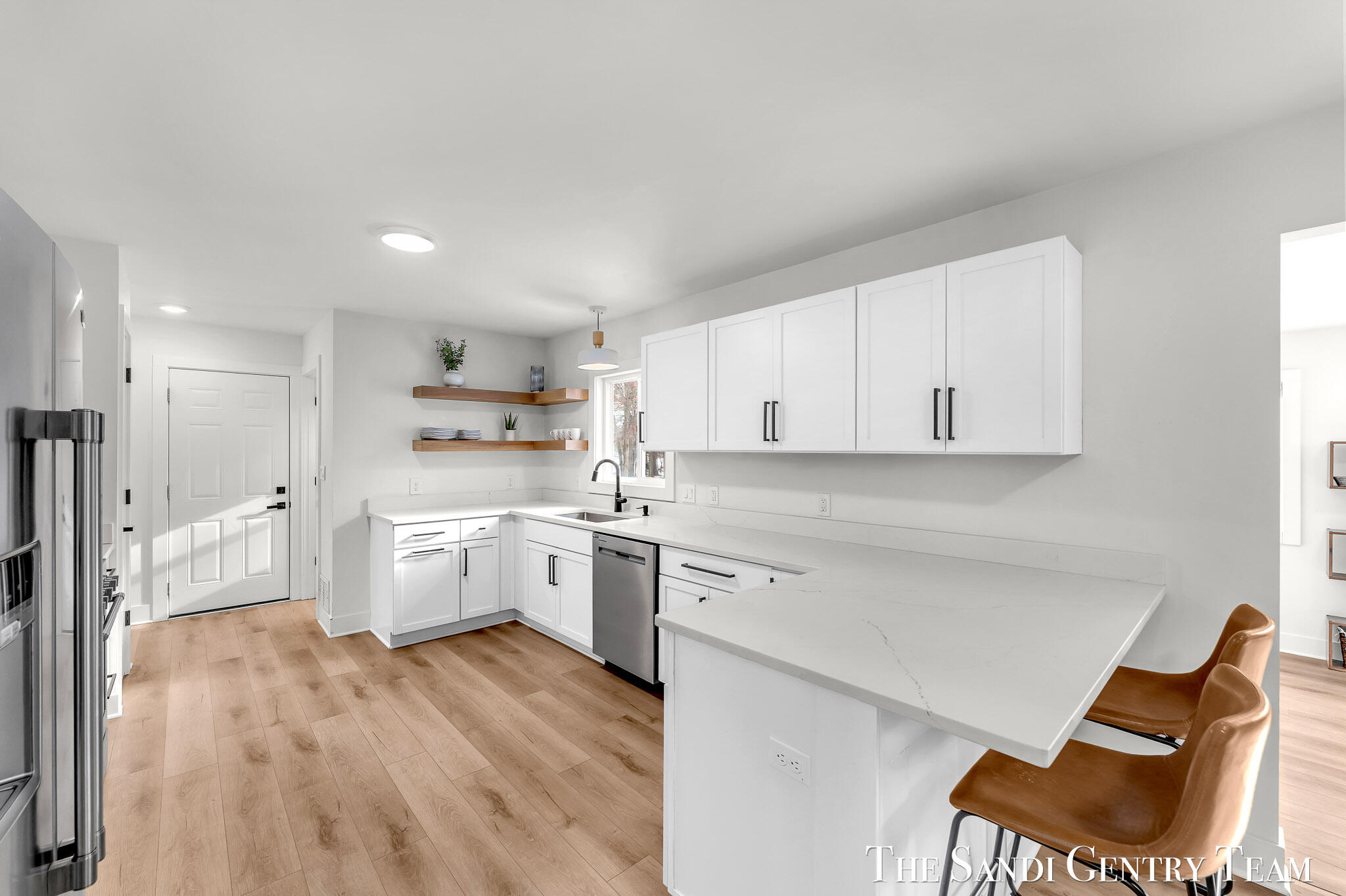 904 East Savidge Street Spring Lake, MI 49456 - Photo 13 of 52 15-AIV00151