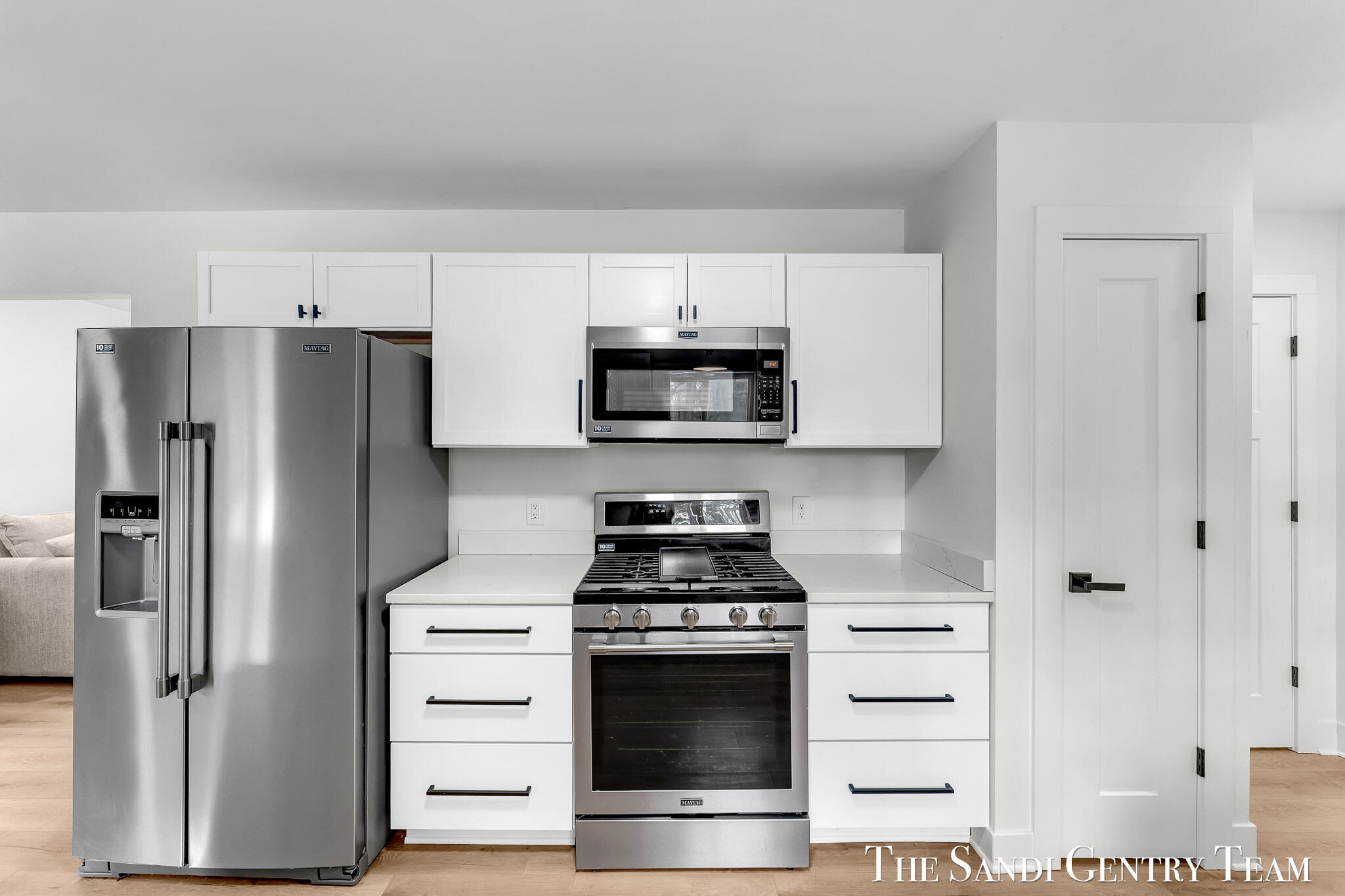 904 East Savidge Street Spring Lake, MI 49456 - Photo 16 of 52 09-AIV00131