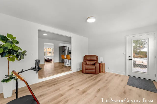 $422,900 | 904 East Savidge Street, Spring Lake, MI 49456