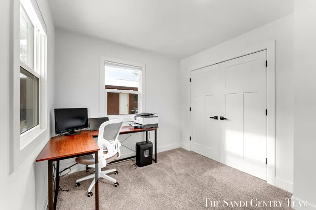 $422,900 | 904 East Savidge Street, Spring Lake, MI 49456