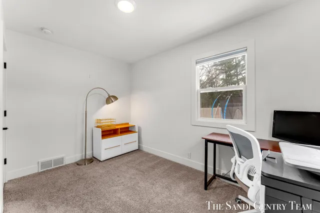 $422,900 | 904 East Savidge Street, Spring Lake, MI 49456