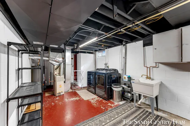 $422,900 | 904 East Savidge Street, Spring Lake, MI 49456