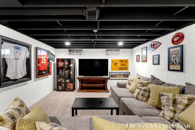 $422,900 | 904 East Savidge Street, Spring Lake, MI 49456