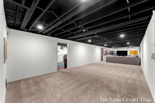 $422,900 | 904 East Savidge Street, Spring Lake, MI 49456