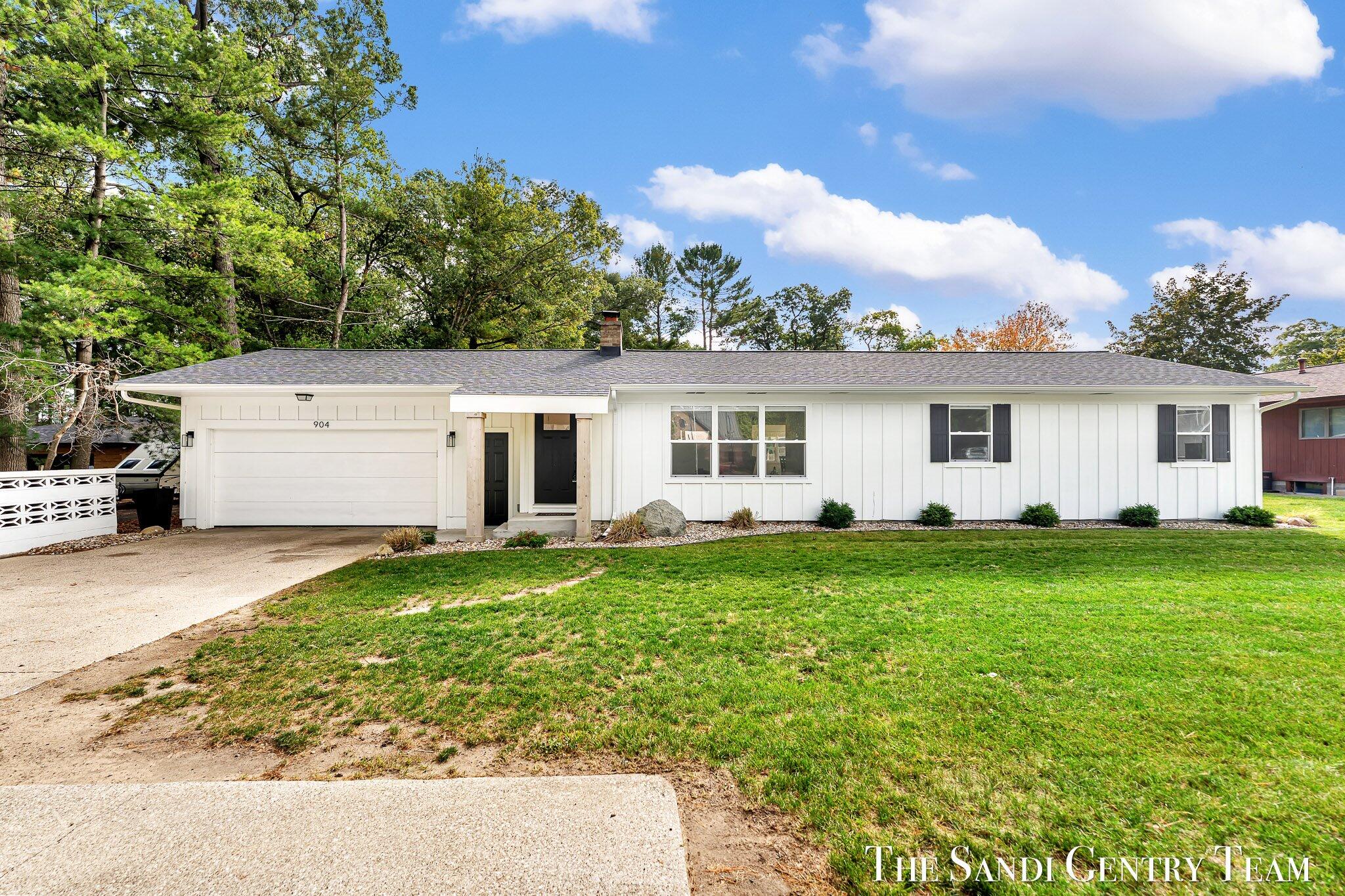 904 East Savidge Street Spring Lake, MI 49456 - Photo 46 of 52 01-AIV00572