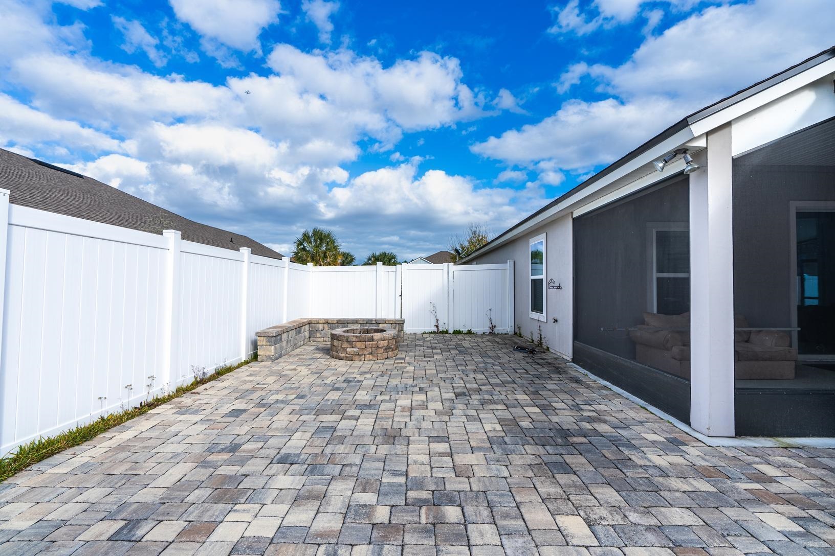 178 South Hamilton Springs Road St. Augustine, FL 32084 - Photo 21 of 26 a view of a back yard of the house