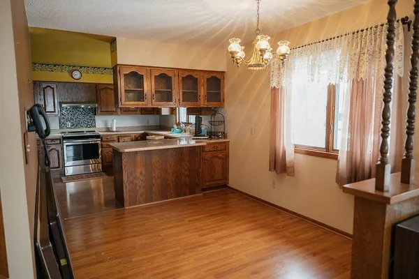 $170,000 | 525 North Hood Street, Blue Earth, MN 56013