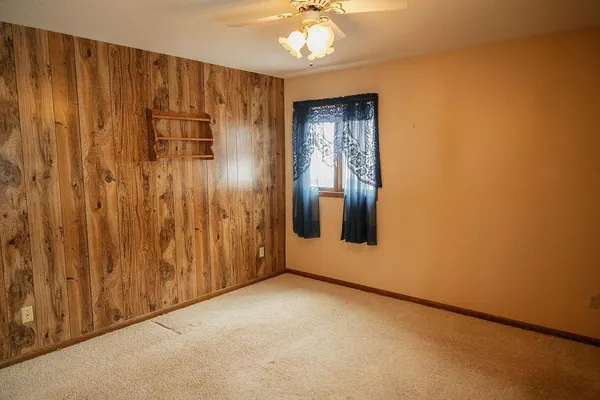 $170,000 | 525 North Hood Street, Blue Earth, MN 56013