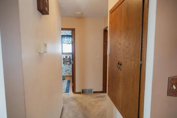 $170,000 | 525 North Hood Street, Blue Earth, MN 56013
