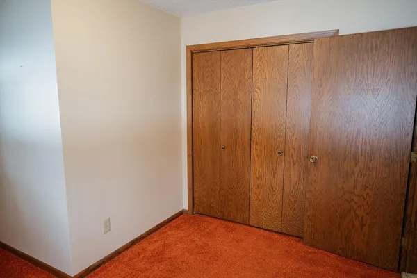 $170,000 | 525 North Hood Street, Blue Earth, MN 56013