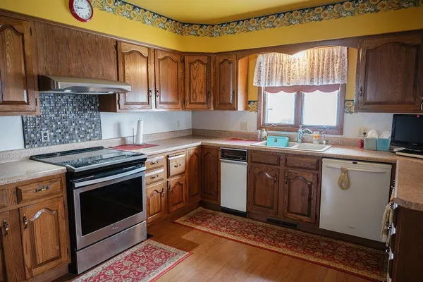 $170,000 | 525 North Hood Street, Blue Earth, MN 56013